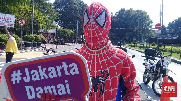 Ada Sidang MK, Avengers Kumpul di Patung Kuda Serukan Damai