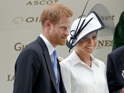 Gemas! Harry-Meghan Markle Rayakan Pembaptisan Archie dengan Foto Baru