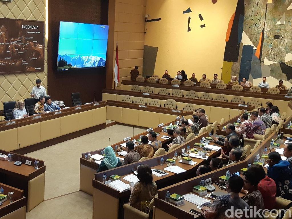 Rapat di DPR, Setneg Ajukan Anggaran Tahun 2020 Rp 2,7 Triliun Rapat di DPR, Setneg Ajukan Anggaran Tahun 2020 Rp 2,7 Triliun