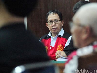 Berompi Tahanan, Jokdri Jalani Sidang Lanjutan Pengaturan Skor
