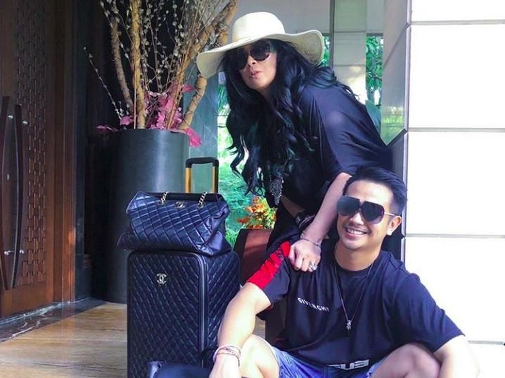 Cara Nekat Ajun Perwira Nembak Jennifer yang Lebih Tua 17 Tahun Cara Nekat Ajun Perwira Nembak Jennifer yang Lebih Tua 17 Tahun