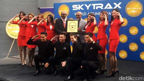 AirAsia Sabet Worlds Best Low-Cost Airline 11 Kali Berturut-turut
