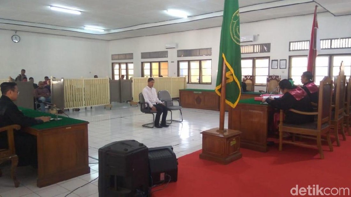 Sidang mafia bola kembali ditunda. (Uje Hartono/detikSport)