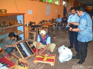 Kemenperin Bina Warga Binaan Lapas Banyuwangi Jadi Wirausaha Kemenperin Bina Warga Binaan Lapas Banyuwangi Jadi Wirausaha