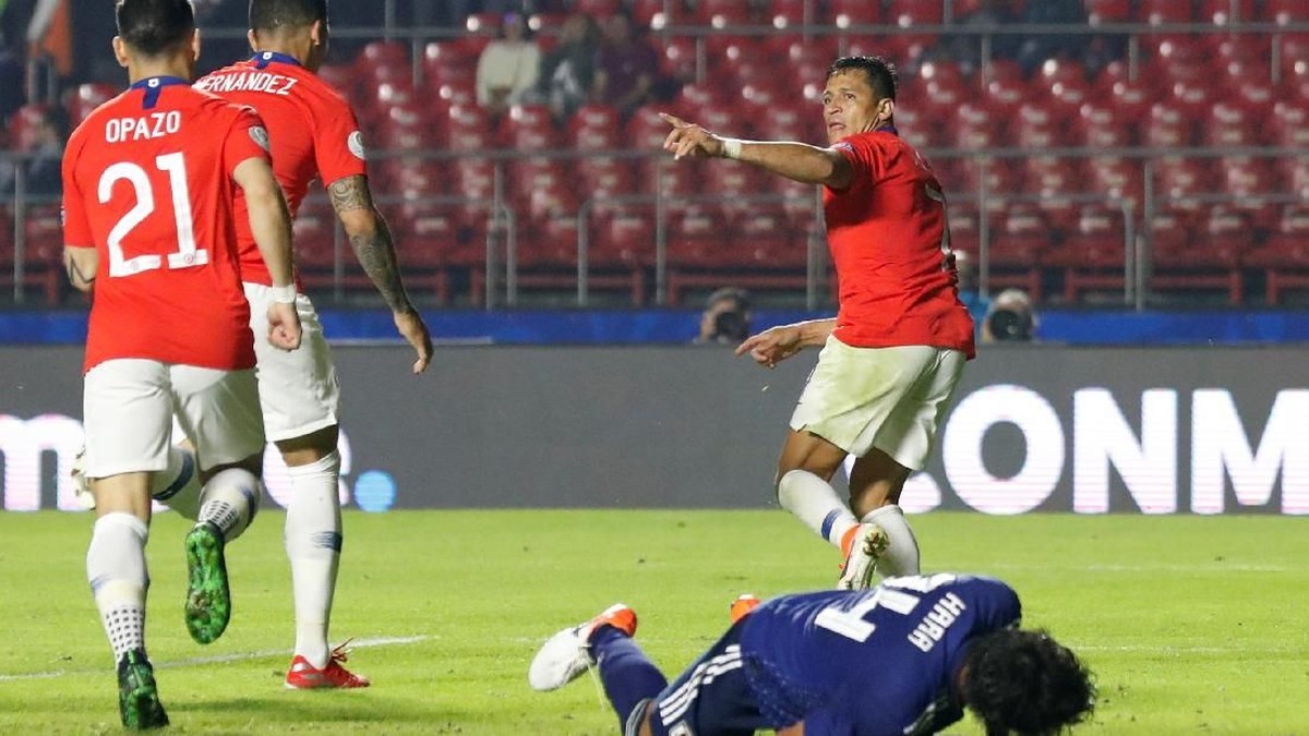 Chile lumat Jepang 4-0 di Copa America 2019. (Foto: Henry Romero/REUTERS)