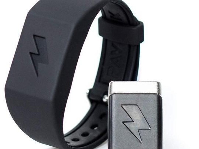Jam tangan arif ini memberi setruman listrik buat penggunanya. (Foto: Dok. Amazon/Pavlok) Jam tangan arif ini memberi setruman listrik buat penggunanya. (Foto: Dok. Amazon/Pavlok)