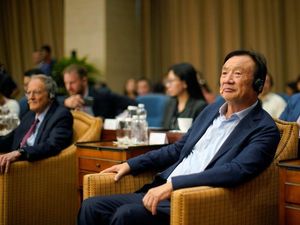 Bos Huawei Ngaku Masih Ngefans Sama Apple Bos Huawei Ngaku Masih Ngefans Sama Apple
