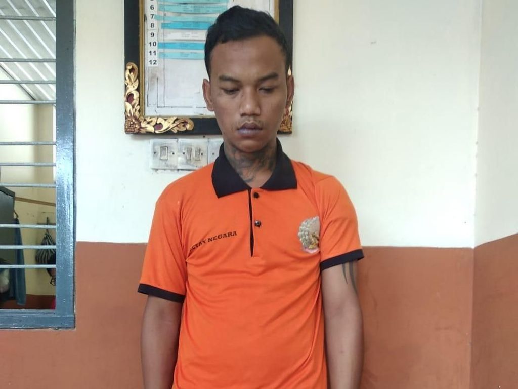 Tahanan Diduga Gila Makan Kotoran Sendiri, Polisi: Waktu BAP Biasa Saja Tahanan Diduga Gila Makan Kotoran Sendiri, Polisi: Waktu BAP Biasa Saja