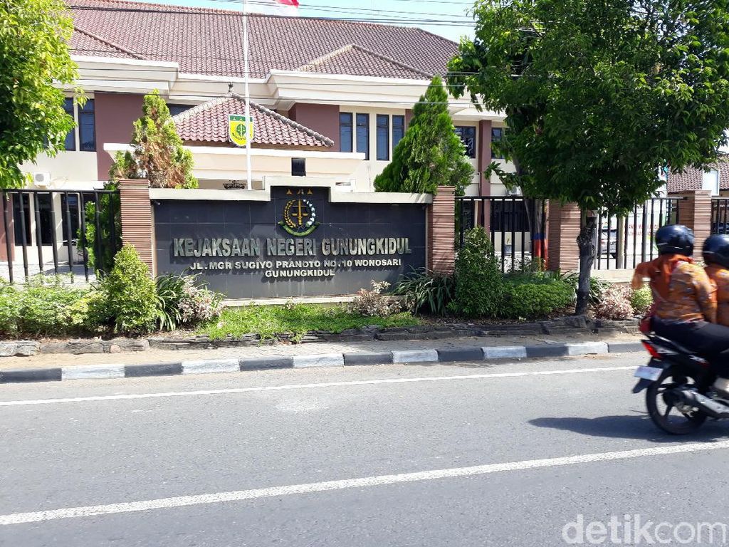 Lagi, 4 Eks Anggota DPRD Gunungkidul Dieksekusi Terkait Korupsi Tunjangan Lagi, 4 Eks Anggota DPRD Gunungkidul Dieksekusi Terkait Korupsi Tunjangan