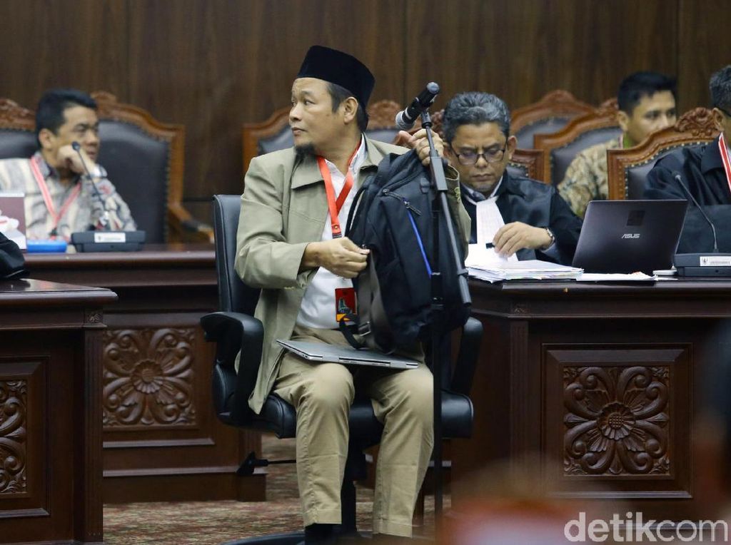 Video Hakim MK Semprot Saksi Tim Prabowo Video Hakim MK Semprot Saksi Tim Prabowo