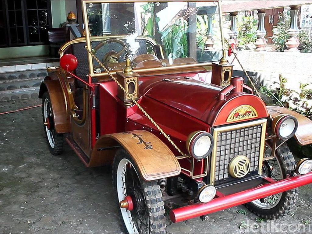 Terinspirasi Gambar Korek Api, Warga Jepara Bikin Mobil dari Kayu Terinspirasi Gambar Korek Api, Warga Jepara Bikin Mobil dari Kayu