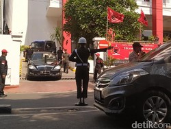 3 Jam Ikut Rakernas, Jokowi Tinggalkan Kantor PDIP