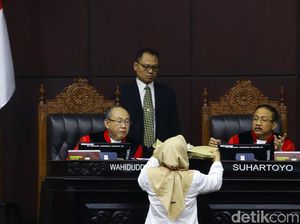 Tim 01 Bakal Pidanakan Saksi Pembawa Amplop Misterius, BW: Drama Tim 01 Bakal Pidanakan Saksi Pembawa Amplop Misterius, BW: Drama