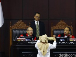 Tim 01 Bakal Pidanakan Saksi Pembawa Amplop Misterius, BW: Drama