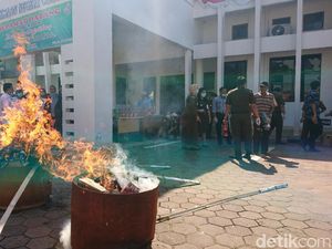 Ganja hingga Tembakau Gorilla Dimusnahkan Jaksa dari Puluhan Kasus