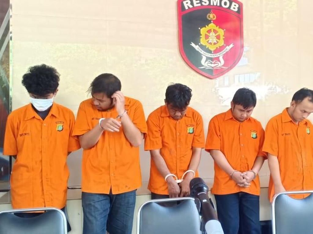 Polisi Sebut Eks Aspri Curi Uang Dino Patti Djalal Buat Modal Nikah Polisi Sebut Eks Aspri Curi Uang Dino Patti Djalal Buat Modal Nikah