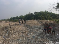 Ini Warning Khofifah untuk Importir Kertas Bekas dari Eropa