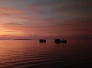 Foto: Eksotisnya Sunset Pulau Banda