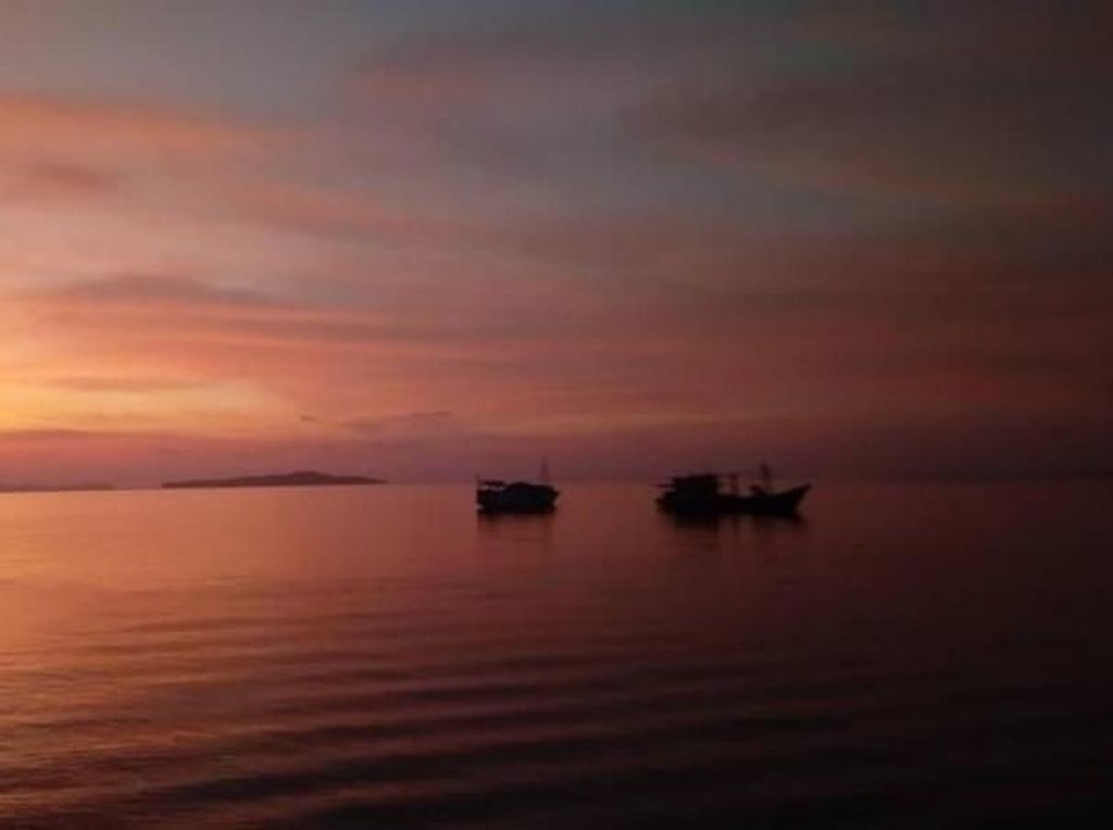 Foto: Eksotisnya Sunset Pulau Banda Foto: Eksotisnya Sunset Pulau Banda