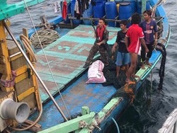 Lakukan Illegal Fishing, Kapal Trawl Asal Malaysia Ditangkap di Selat Malaka