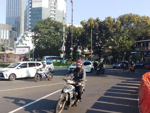 Jelang Sidang Sengketa Pilpres di MK, Arus Lalin di Patung Kuda Ramai Lancar