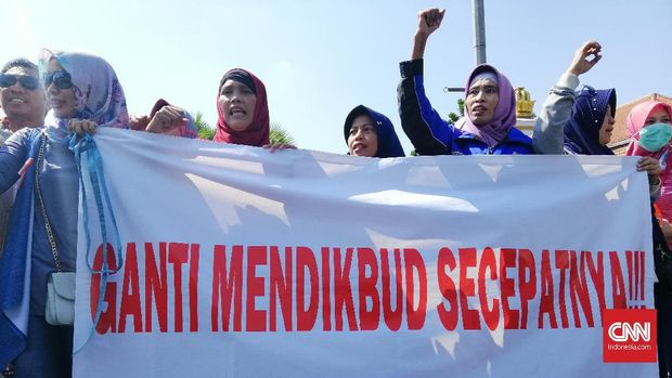 Mimpi Muluk Pendidikan Setara Lewat Sistem Zonasi
