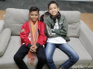 Dua Bocah NTT Suarakan Nasionalisme di Rumah Merah Putih Dua Bocah NTT Suarakan Nasionalisme di Rumah Merah Putih