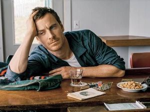 Gaya Michael Fassbender, Magneto yang Hobi Ngopi dan Makan Pizza