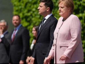 Kejang-kejang Saat Upacara, Kanselir Jerman Mengaku Baik-baik Saja