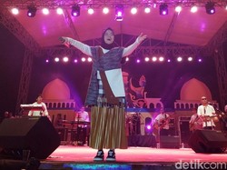 Sabyan Gambus Manggung di Gang, Ririe Fairus Singgung Beda Pasangan Beda Rezeki