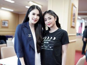 Foto Bareng, Ini Beda Komentar di IG Sandra Dewi dan Dewi Perssik Foto Bareng, Ini Beda Komentar di IG Sandra Dewi dan Dewi Perssik