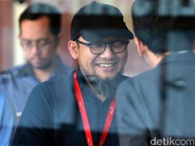 Novel Baswedan Diperiksa Terkait Teror Penyiraman Air Keras