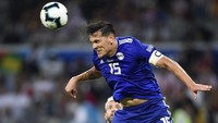 Tempo pertandingan mulai melambat. Meski begitu, Argentina terus menekan di sisa waktu. Bola-bola atas dilepaskan Albiceleste yang kesulitan menembus pertahanan Paraguay, namun tak ada yang berbuah gol hingga laga tuntas. Pedro Vilela/Getty Images