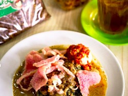 Kulineran di Medan, Lontong Bumbu Pecal Kak Lin Siap Goyang Lidah