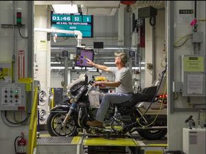 Pabrik Harley-Davidson Kembali Ngebul
