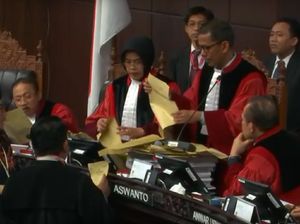 KPU Yakin Lembaran Amplop yang Diserahkan Saksi Prabowo Belum Dipakai