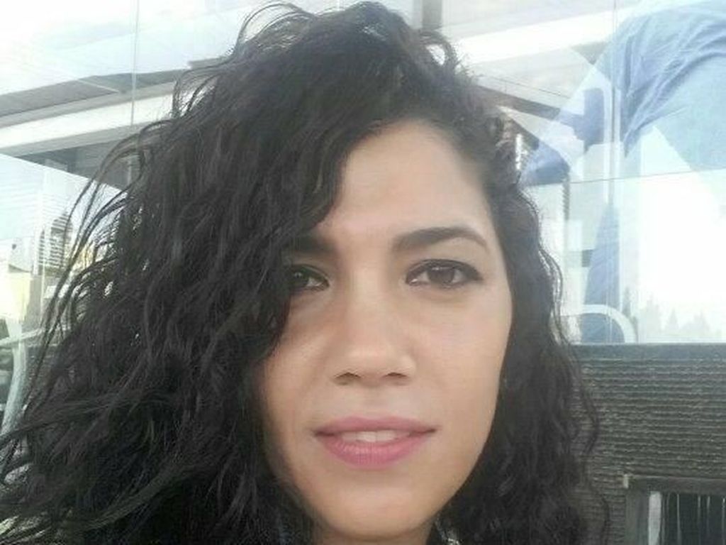 Potret Cantik Dorsaf Ganoiati, Wanita Arab Pertama yang Jadi Wasit Sepakbola Potret Cantik Dorsaf Ganoiati, Wanita Arab Pertama yang Jadi Wasit Sepakbola