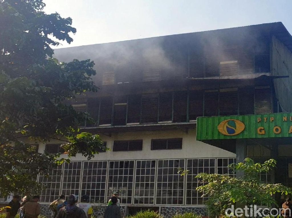 Pabrik Teh PTPN VIII yang Terbakar di Sukabumi Bangunan Bersejarah Pabrik Teh PTPN VIII yang Terbakar di Sukabumi Bangunan Bersejarah
