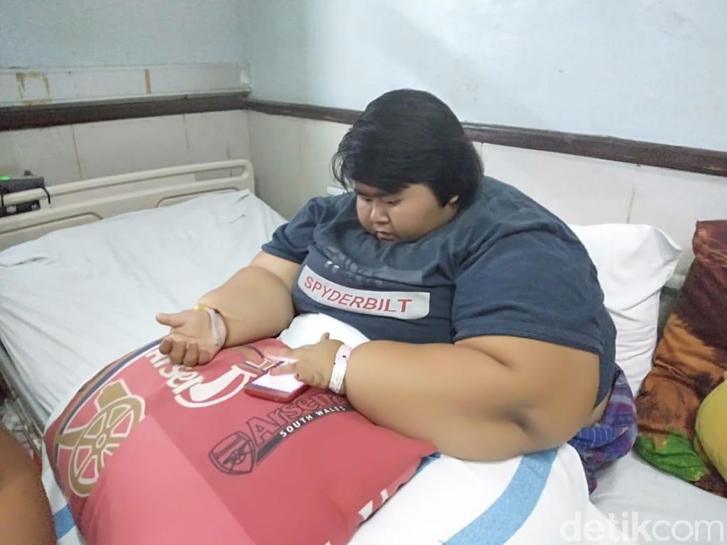 Yunita Maulidia, Gadis Berbobot 142 Kg asal Sidoarjo Kembali Dirawat Yunita Maulidia, Gadis Berbobot 142 Kg asal Sidoarjo Kembali Dirawat
