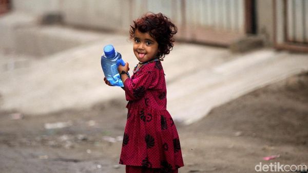 Melihat Kehidupan Pengungsi Anak Lewat Jepretan Kamera