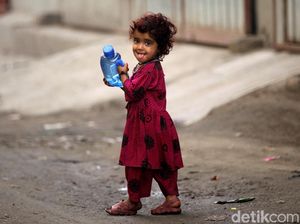 Melihat Kehidupan Pengungsi Anak Lewat Jepretan Kamera