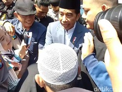 Saat Warga Surabaya Teriaki Jokowi Soal Zonasi