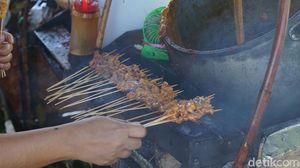 Foto: Liburan Sekolah, Ada Pasar Kuliner yang Hits di Tanah Datar