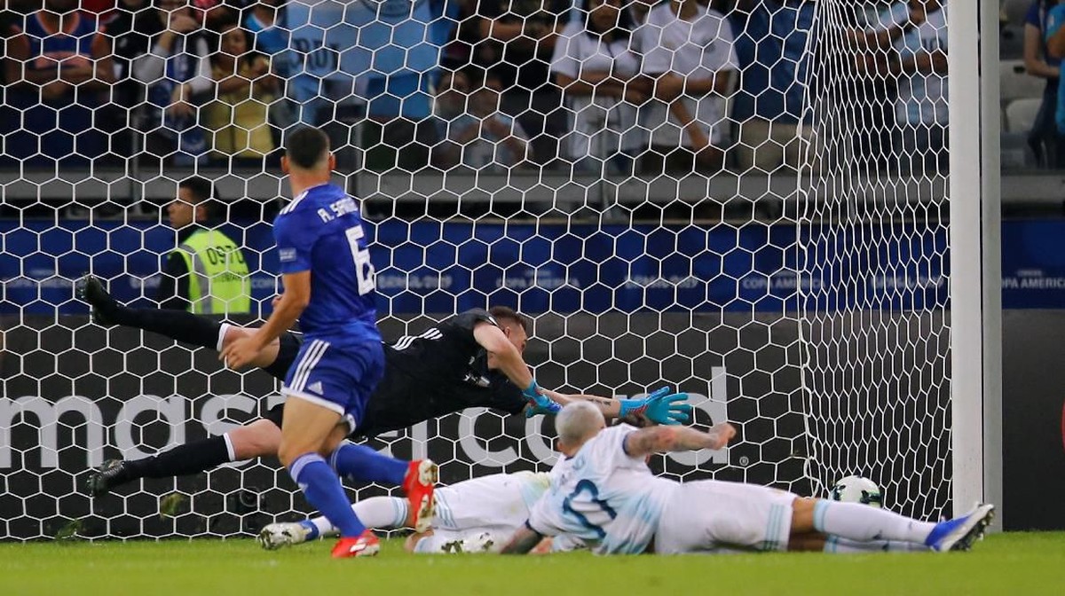 Argentina seri 1-1 dengan Paraguay. (Foto: Luisa Gonzalez / Reuters)
