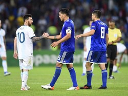 Hasil imbang ini membuat Argentina belum beranjak dari dasar klasemen. Albiceleste ada di posisi keempat dengan satu poin, kalah selisih gol dari Qatar yang ada di posisi ketiga dengan poin sama. Pedro Vilela/Getty Images