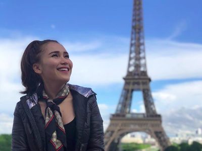 Foto: Senyum Manis Ayu Tingting Liburan di Eropa