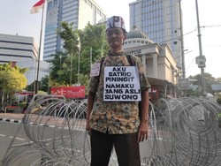 Pria Ngaku Presiden Satrio Piningit Muncul di Depan MK