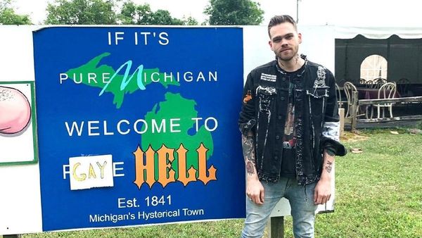 Protes Trump, YouTuber Ini Beli Kota dan Dinamakan Gay Hell