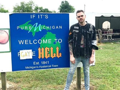 Protes Trump, YouTuber Ini Beli Kota dan Dinamakan Gay Hell