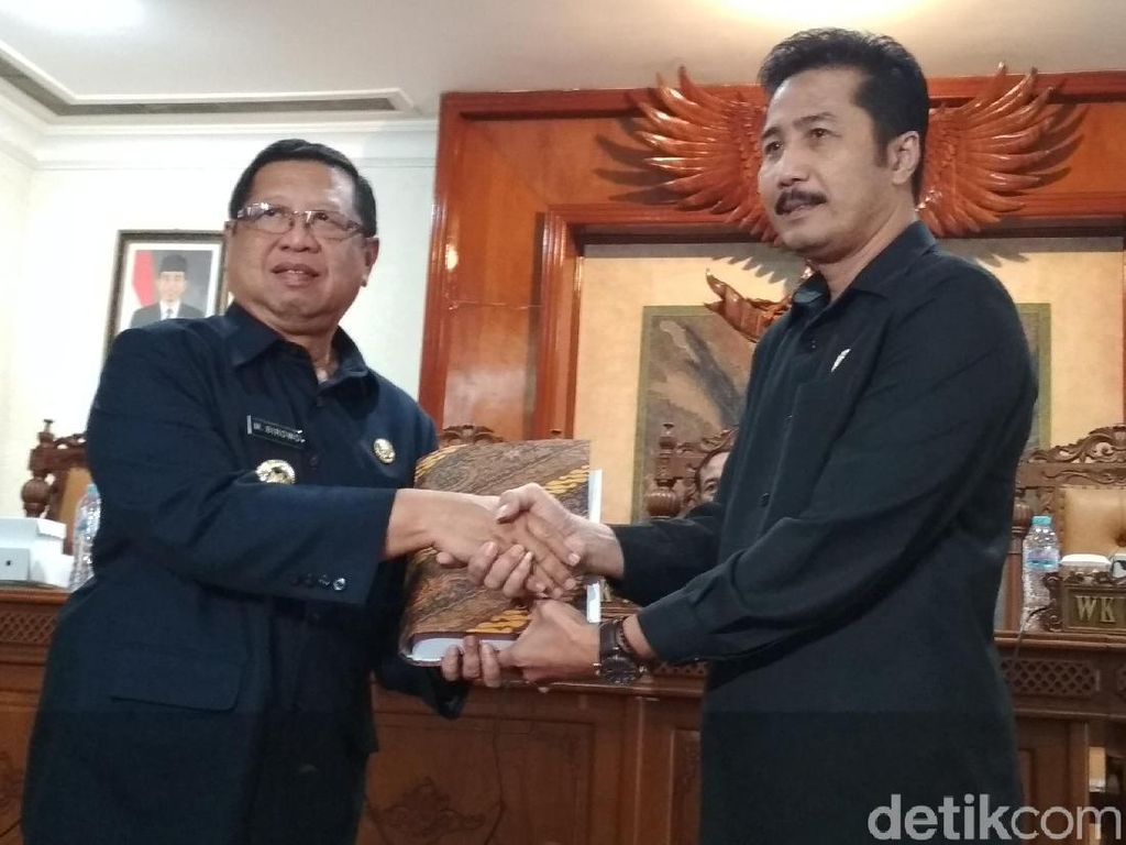 Ketua DPRD Tulungagung Akhirnya Angkat Bicara Soal Penetapan Tersangka KPK Ketua DPRD Tulungagung Akhirnya Angkat Bicara Soal Penetapan Tersangka KPK